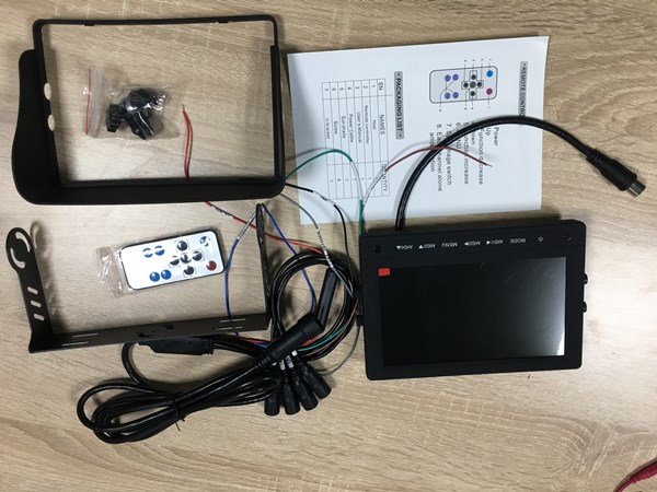 7-calowy poczwórny monitor ze schematem 141